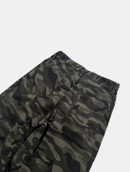 Baggy Camo Pants - Celestialzstreetwear